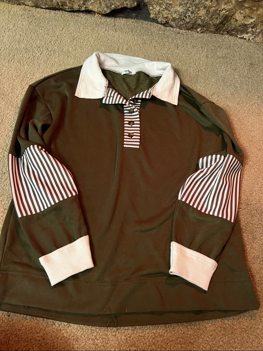 zeagoo Olive Green Polo-Style Sweatshirt with White Collar